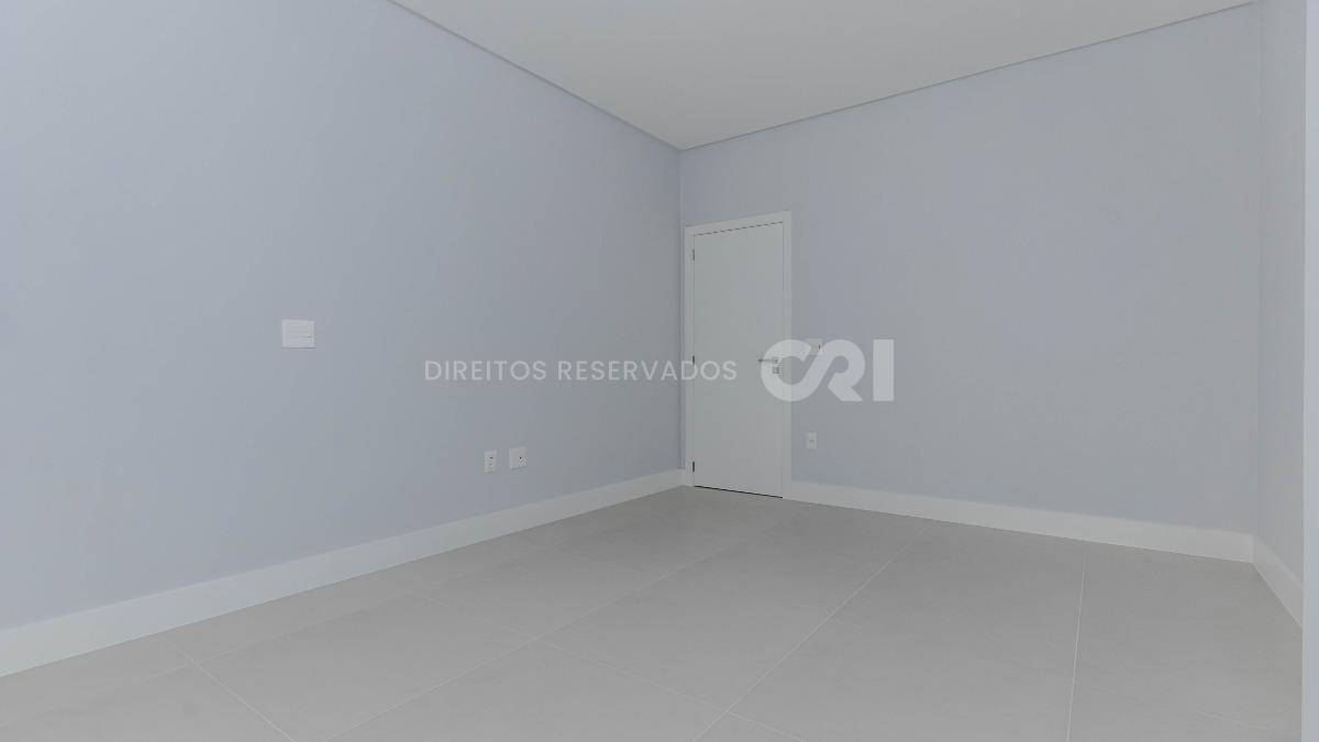Apartamento com 3 suítes no Residencial El Elyon na Meia Praia, Itapema