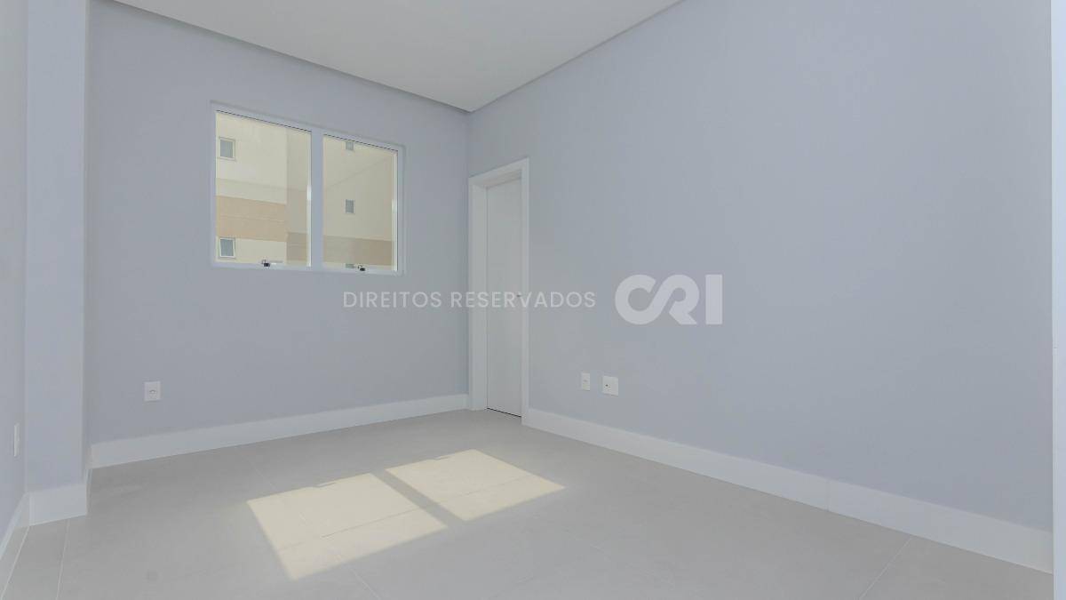 Apartamento com 3 suítes no Residencial El Elyon na Meia Praia em Itapema