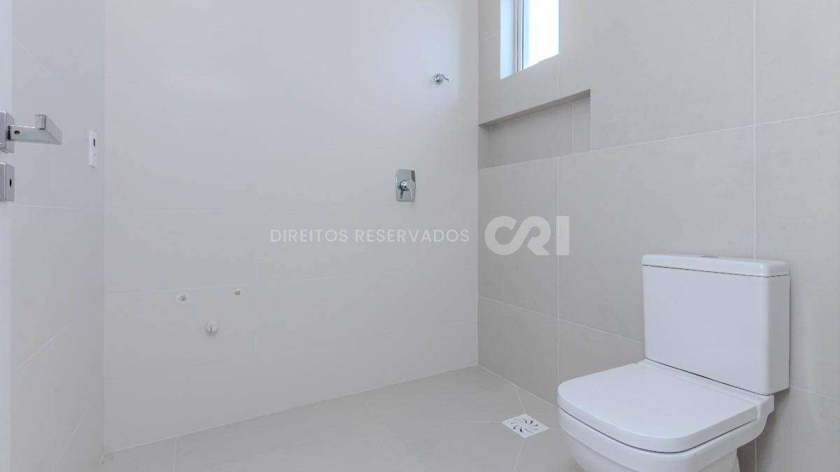 Apartamento com 3 suítes no Residencial El Elyon na Meia Praia em Itapema