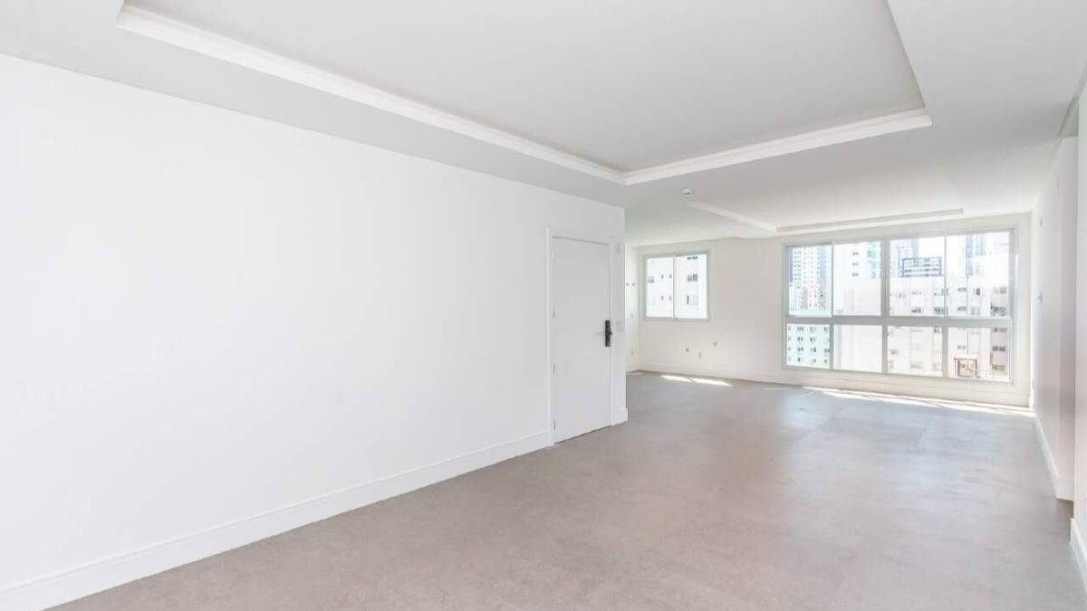 Apartamento com 4 suítes no Edifício Villa Alba no Centro de Balneário Camboriú