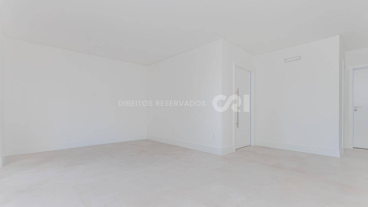 Apartamento com 3 suítes no Fiori Del Mare na Meia Praia em Itapema