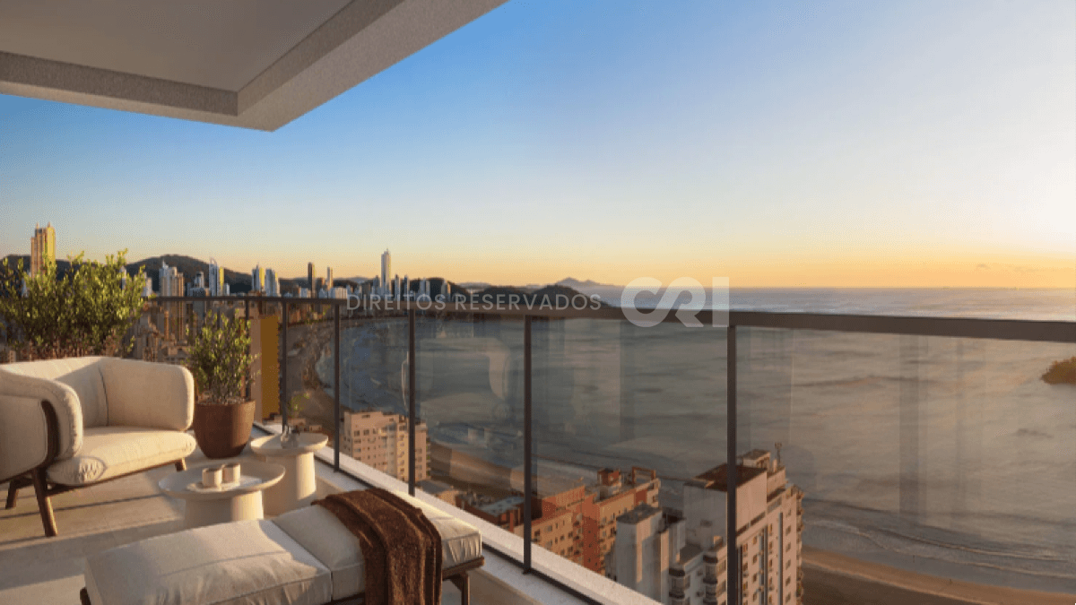 Apartamento com 4 suítes no Marena no Centro de Balneário Camboriú