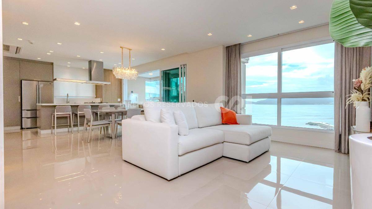 COPA: Apartamento com 3 suítes no Santé Boutique Residence no Bairro Pioneiros em Balneário Camboriú