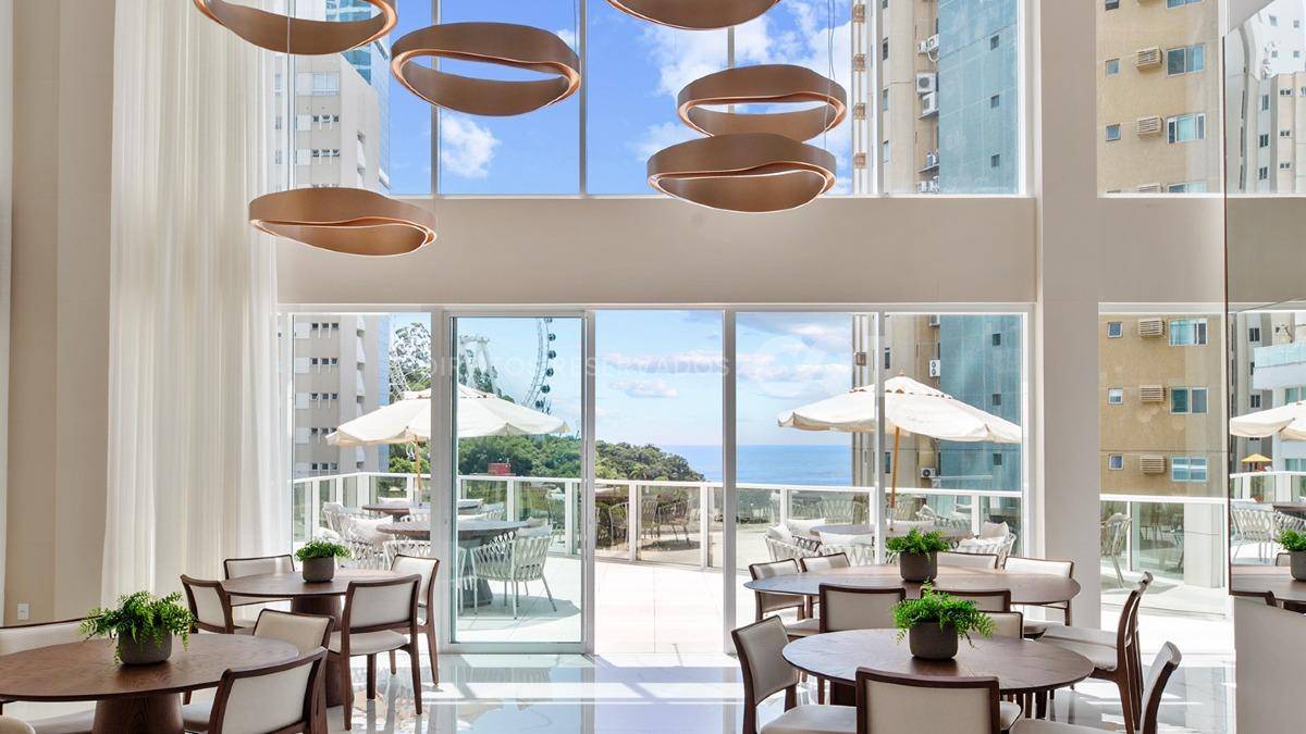 Unidade diferenciada com terraço, 4 suítes no edifício Skyline Tower na Barra Norte, Balneário Camboriú