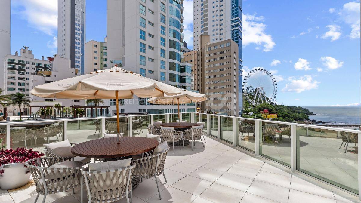 Unidade diferenciada com terraço, 4 suítes no edifício Skyline Tower na Barra Norte, Balneário Camboriú