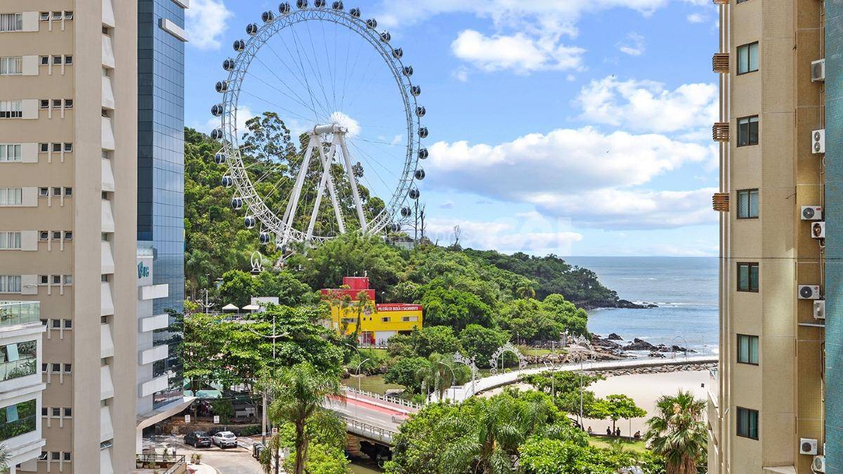 Unidade diferenciada com terraço, 4 suítes no edifício Skyline Tower na Barra Norte, Balneário Camboriú