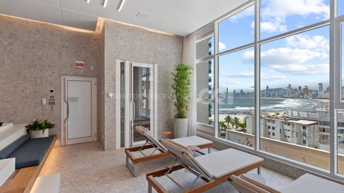 Apartamento com 4 Suítes no Skyline Tower na Barra Norte de Balneário Camboriú