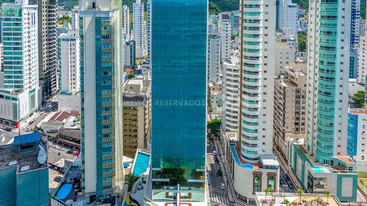 Apartamento com 4 Suítes no Skyline Tower na Barra Norte de Balneário Camboriú