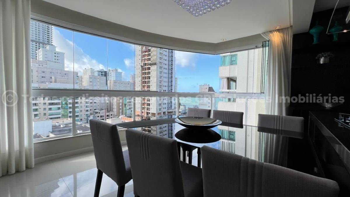 Apartamento com 3 suítes no edifício Residencial Las Vegas na Meia Praia em Itapema