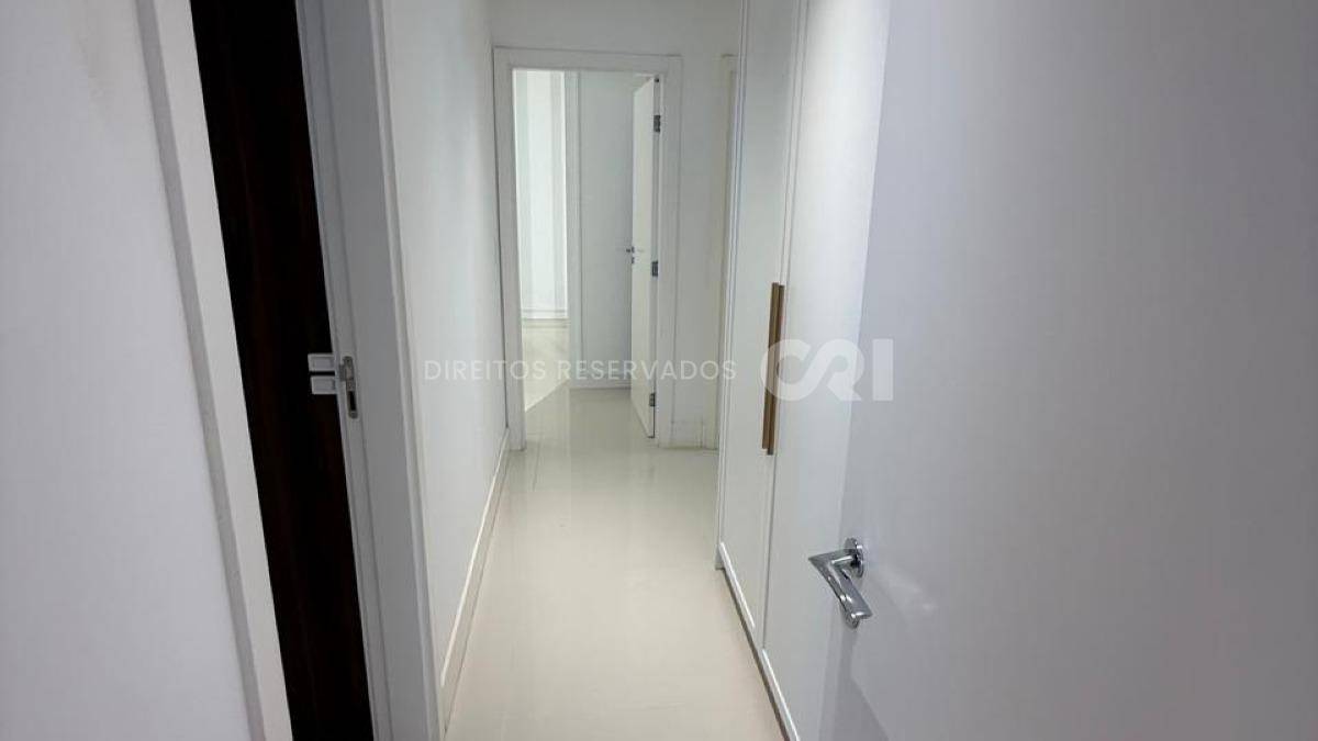 Apartamento com 3 suítes no Boulevard Brasil no Centro de Balneário Camboriú
