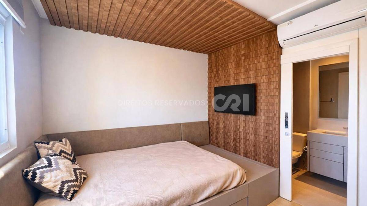 Apartamento com 4 suítes no Edifício Lumiere no Centro de Balneário Camboriú