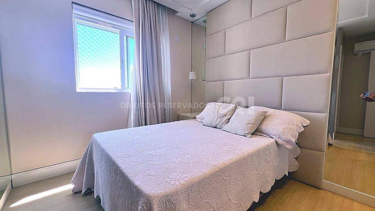 Apartamento com 4 suítes no Edifício Lumiere no Centro de Balneário Camboriú