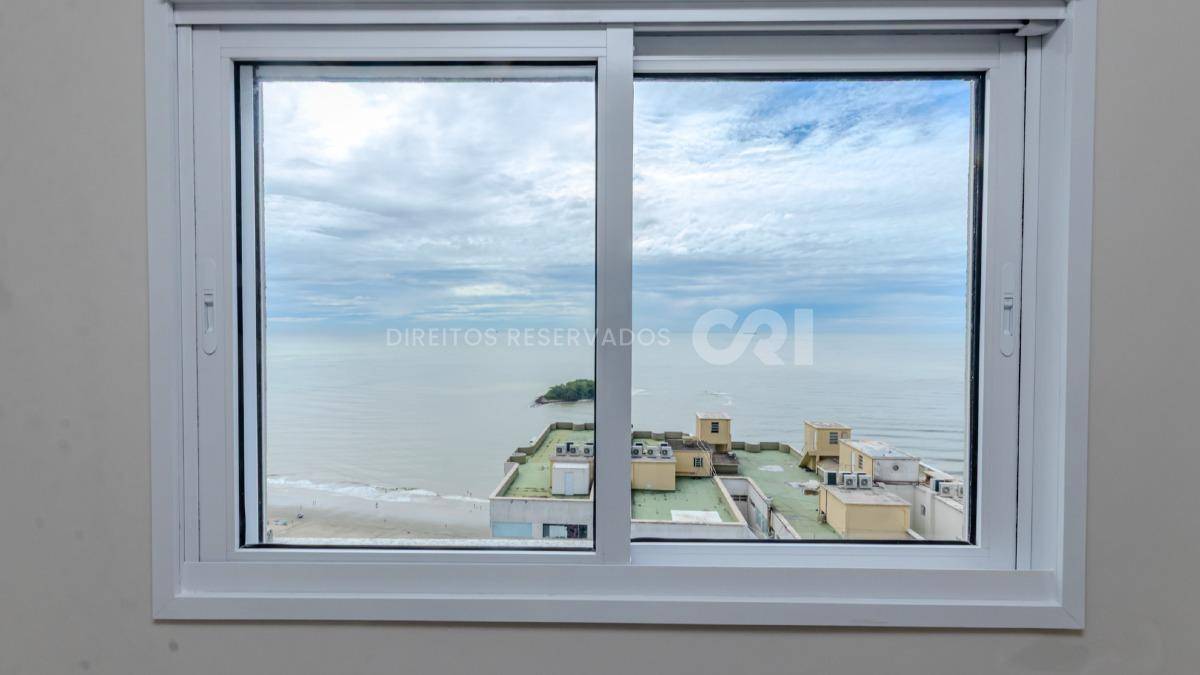 Apartamento com 4 suítes no La Belle Tour no Centro de Balneário Camboriú