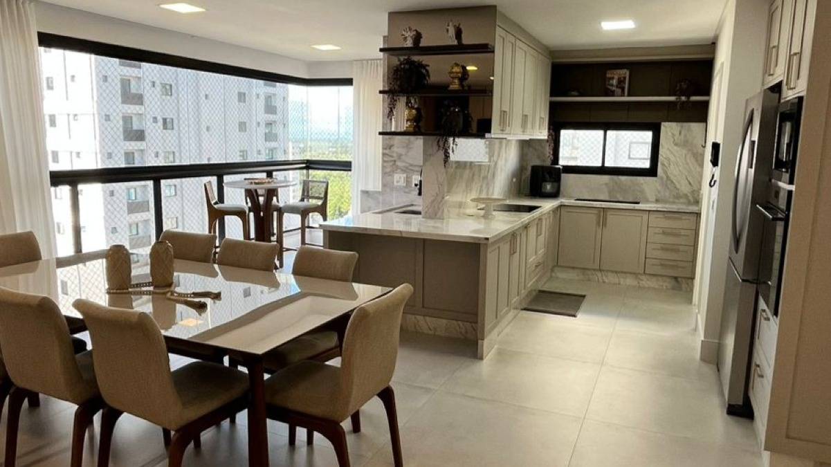 Apartamento com 3 Suítes no Fiori Del Mare na Meia Praia, Itapema