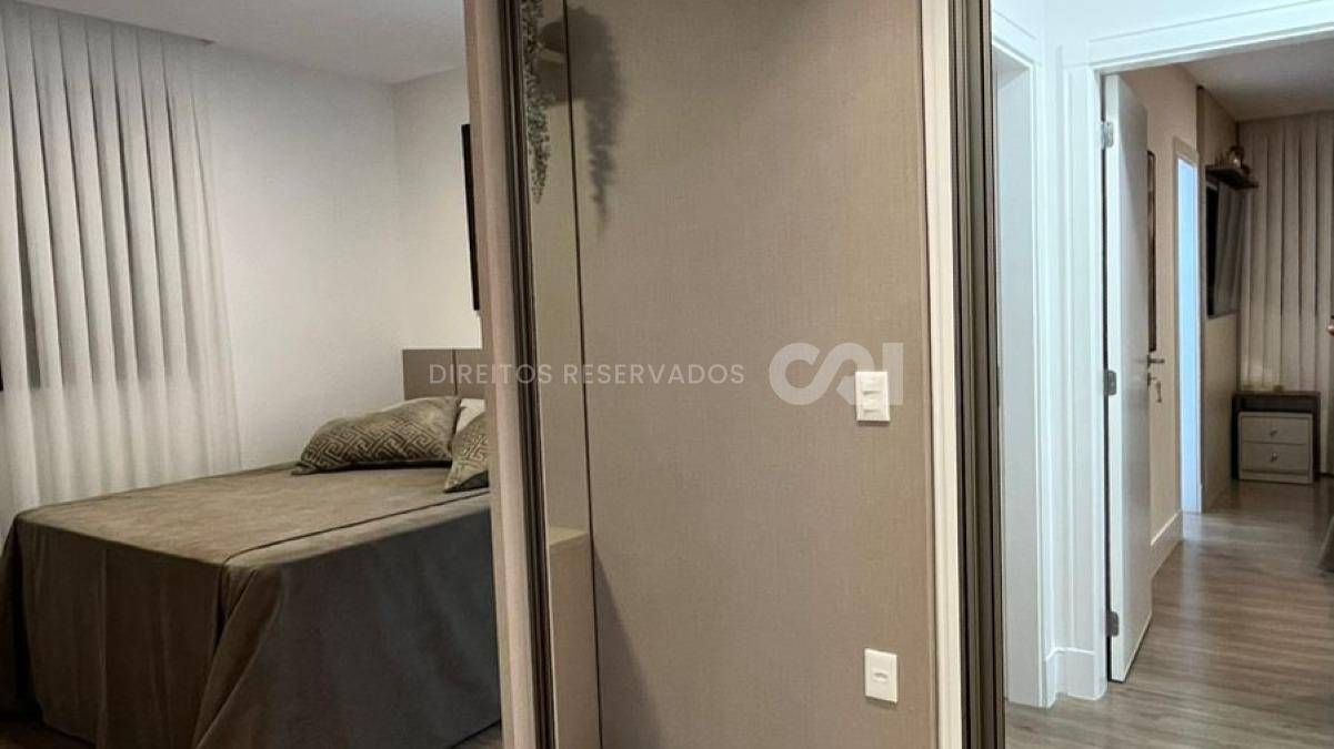 Apartamento com 3 Suítes no Fiori Del Mare na Meia Praia, Itapema