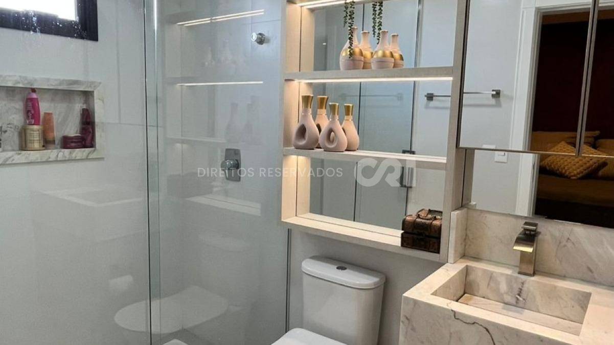Apartamento com 3 Suítes no Fiori Del Mare na Meia Praia, Itapema