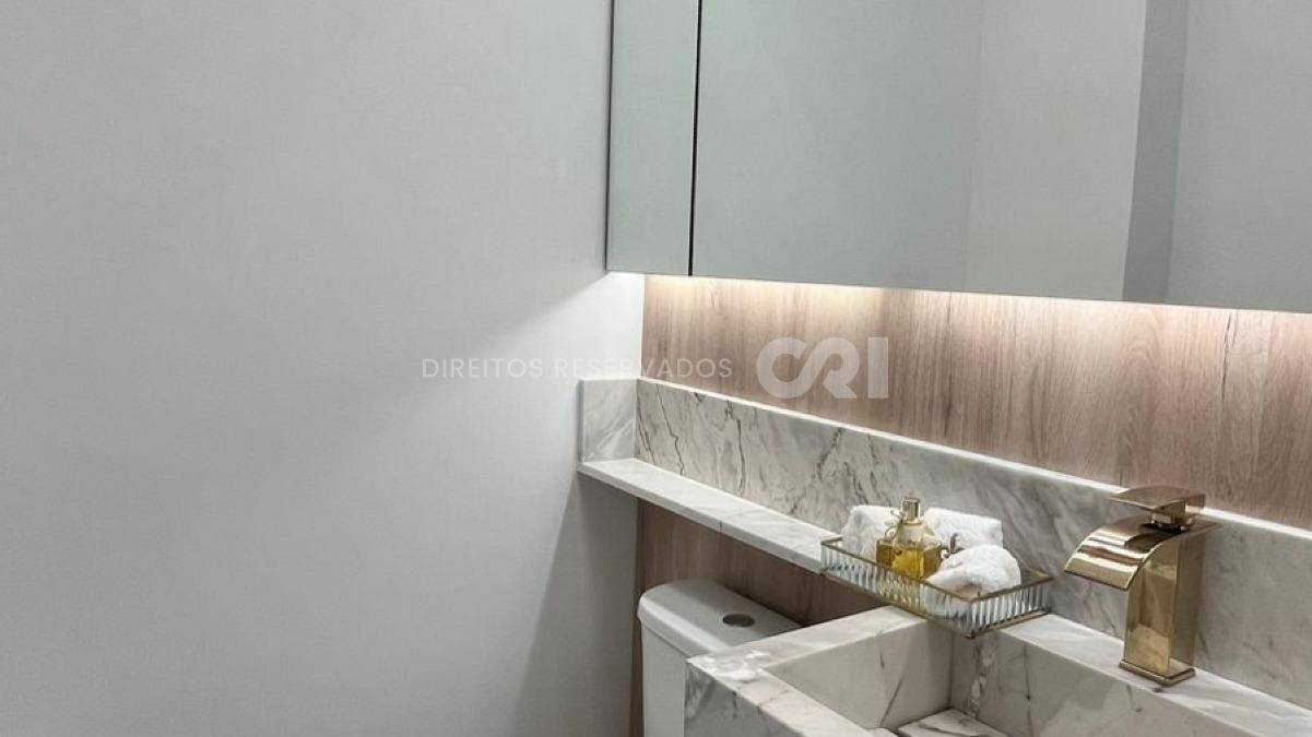 Apartamento com 3 Suítes no Fiori Del Mare na Meia Praia, Itapema