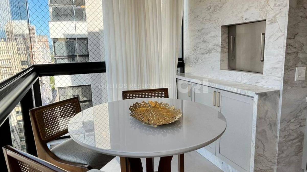 Apartamento com 3 Suítes no Fiori Del Mare na Meia Praia, Itapema