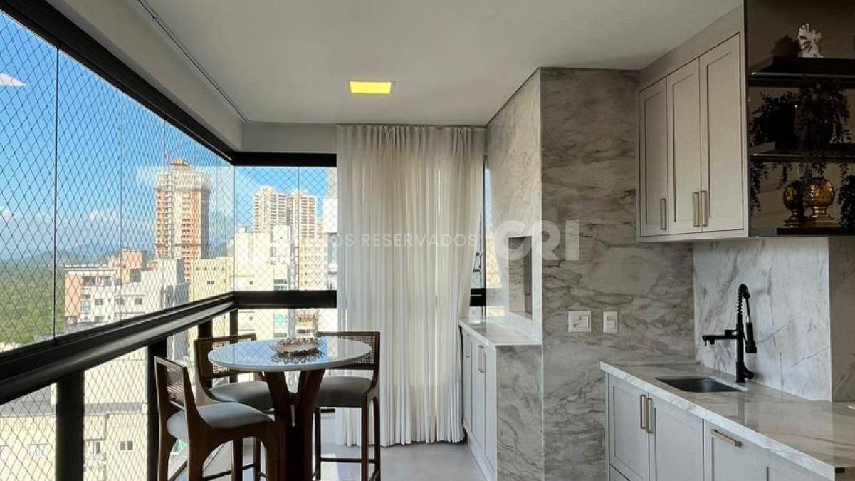 Apartamento com 3 Suítes no Fiori Del Mare na Meia Praia, Itapema