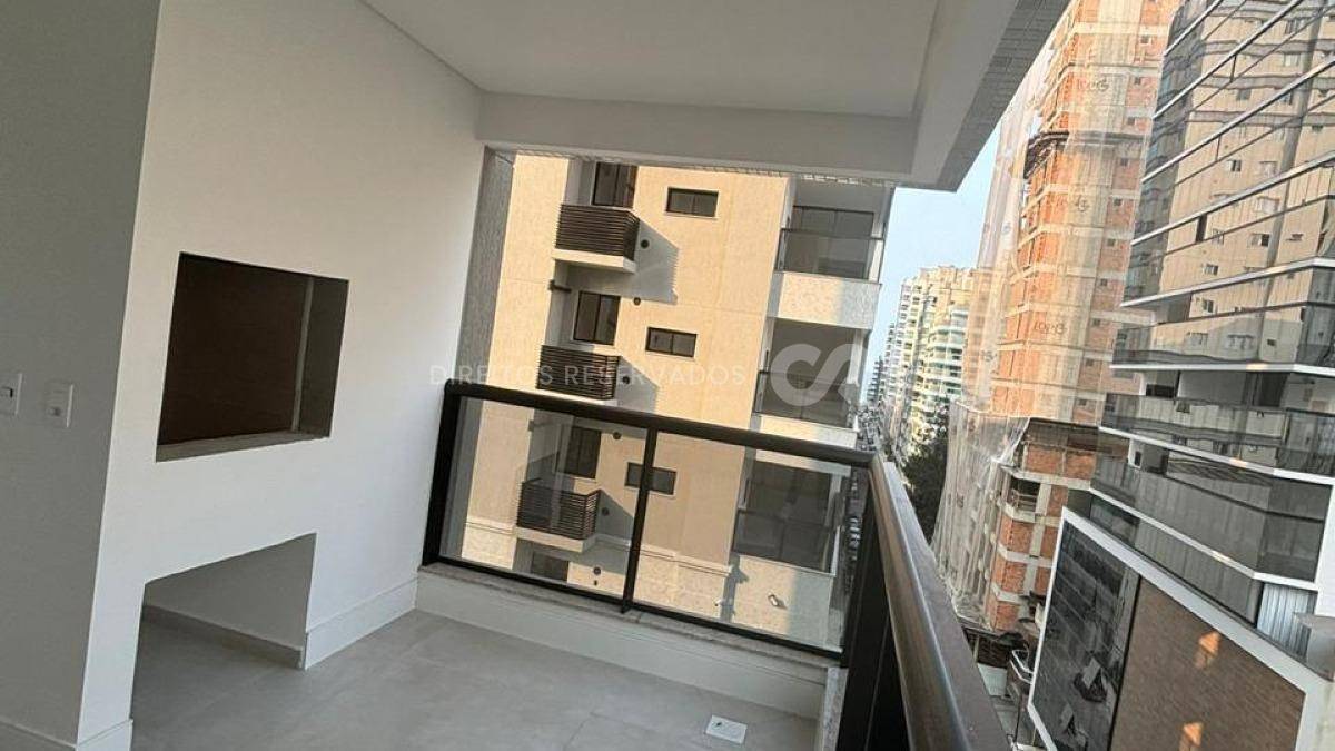 Apartamento com 3 Suítes, Fiori Del Mare na Meia Praia em Itapema