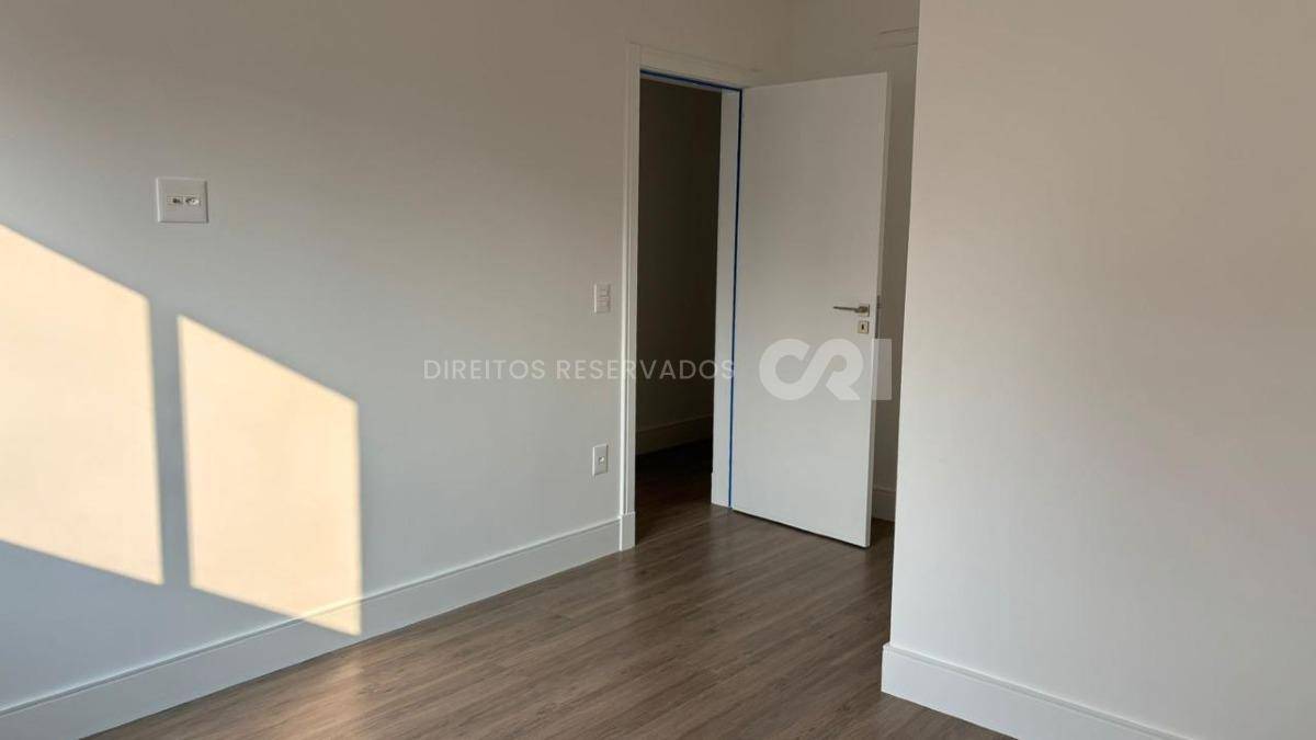 Apartamento com 3 Suítes, Fiori Del Mare na Meia Praia em Itapema