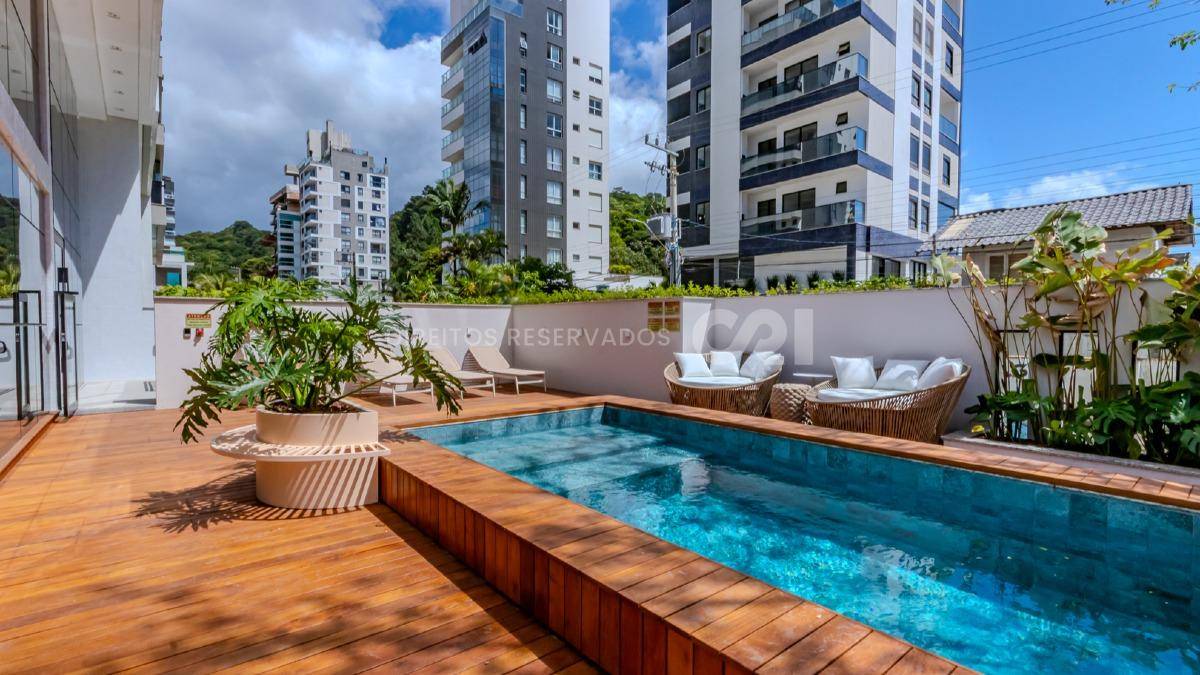 Apartamento duplex com 3 quartos no Edifício Brava Select na Praia Brava em Itajaí