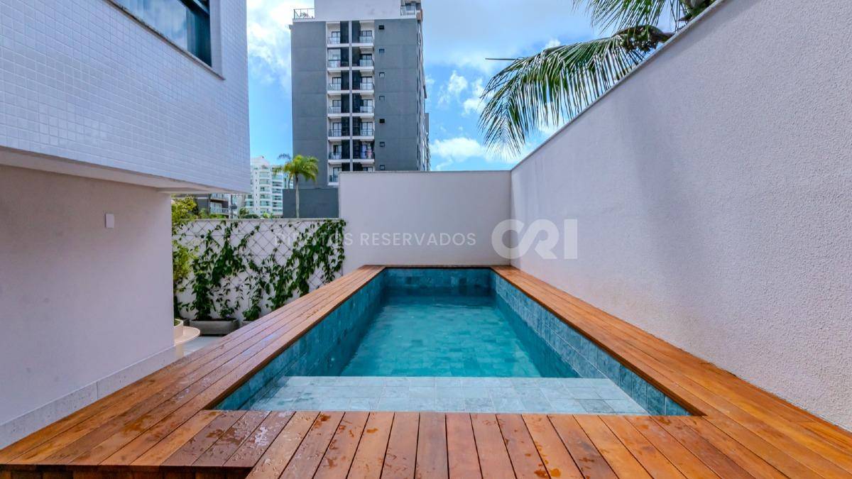 Apartamento duplex com 3 quartos no Edifício Brava Select na Praia Brava em Itajaí