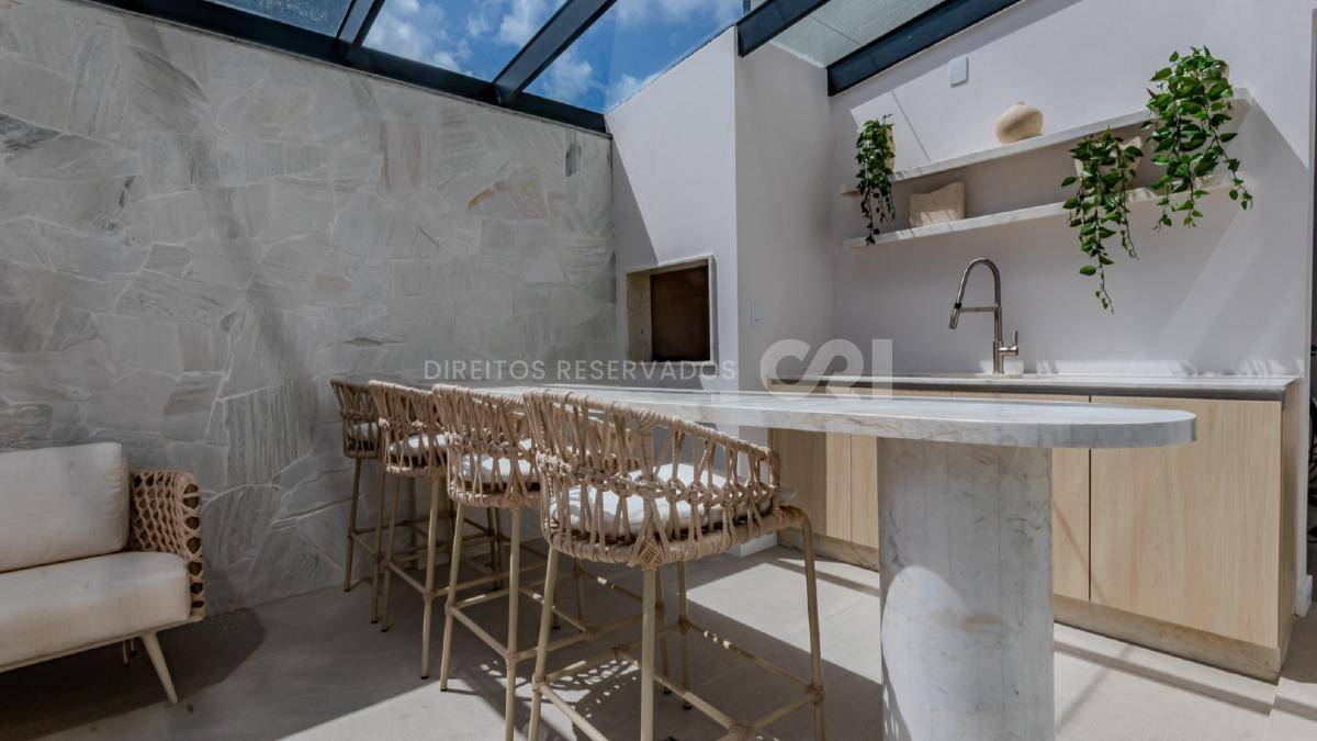 Apartamento duplex com 3 quartos no Edifício Brava Select na Praia Brava em Itajaí