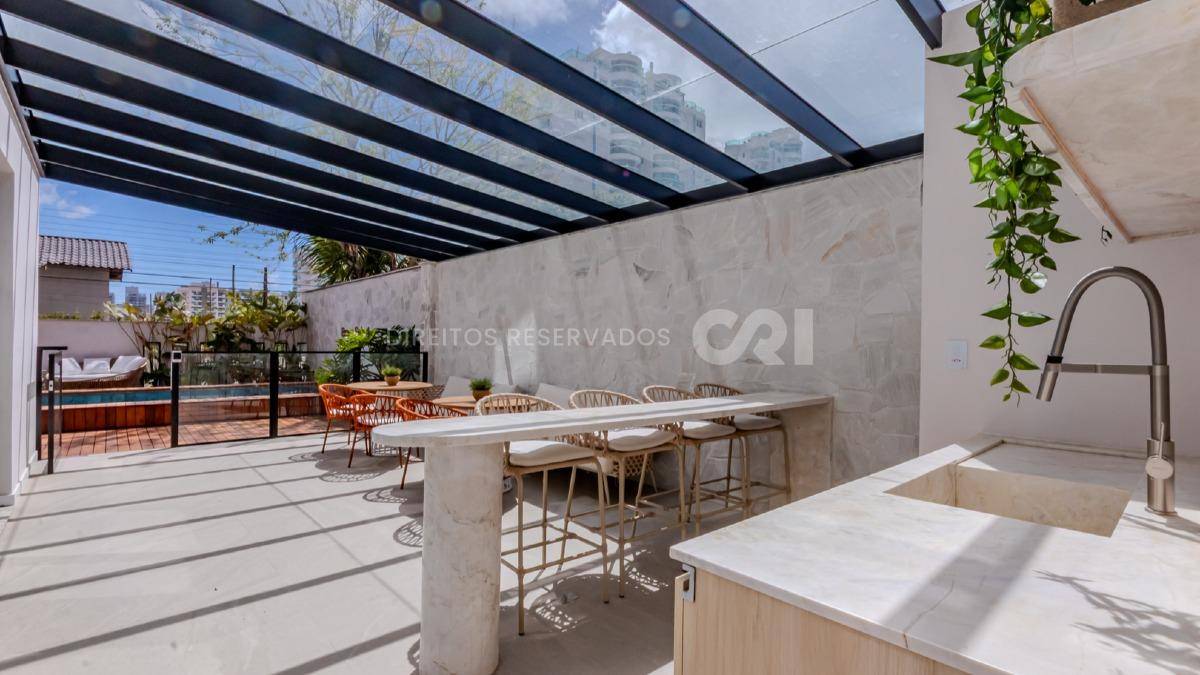 Apartamento duplex com 3 quartos no Edifício Brava Select na Praia Brava em Itajaí