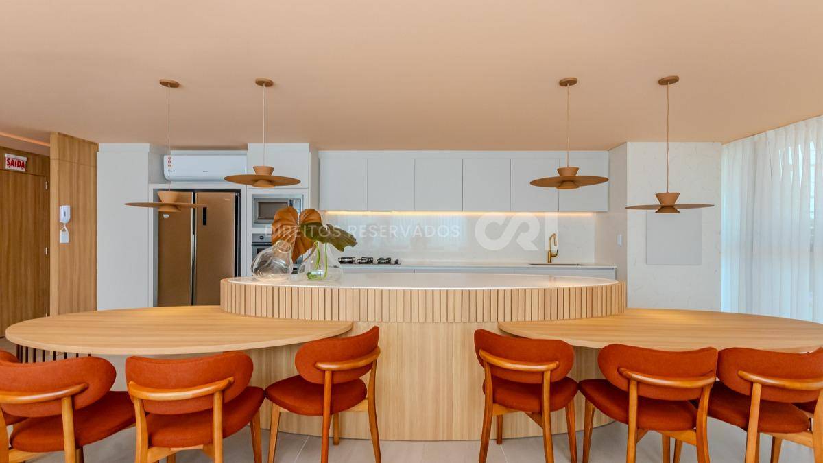 Apartamento duplex com 3 quartos no Edifício Brava Select na Praia Brava em Itajaí
