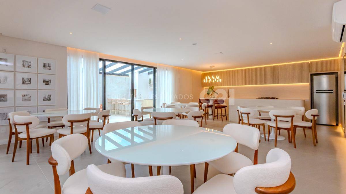 Apartamento duplex com 3 quartos no Edifício Brava Select na Praia Brava em Itajaí