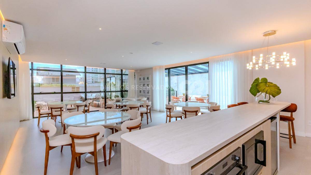 Apartamento duplex com 3 quartos no Edifício Brava Select na Praia Brava em Itajaí