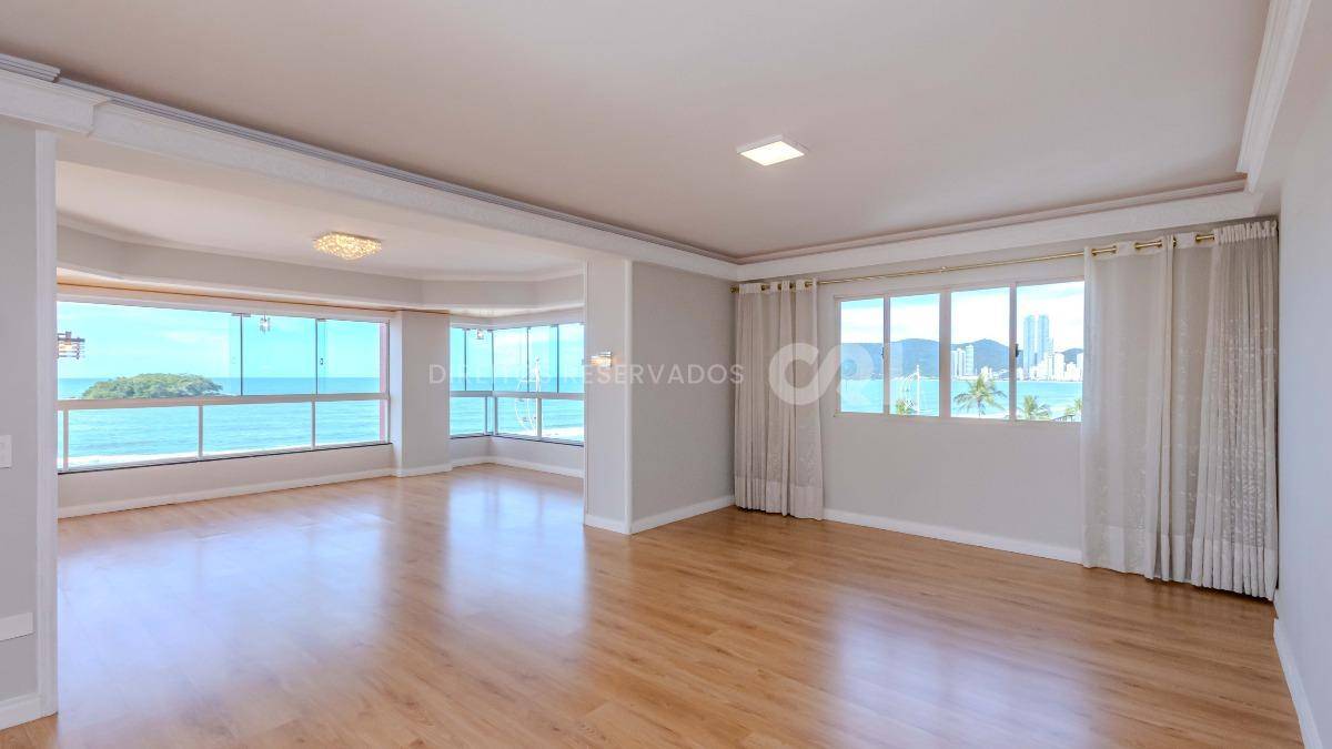 Apartamento com 3 suítes no Edifício Comendador Pietro Zanella Centro Balneário Camboriú