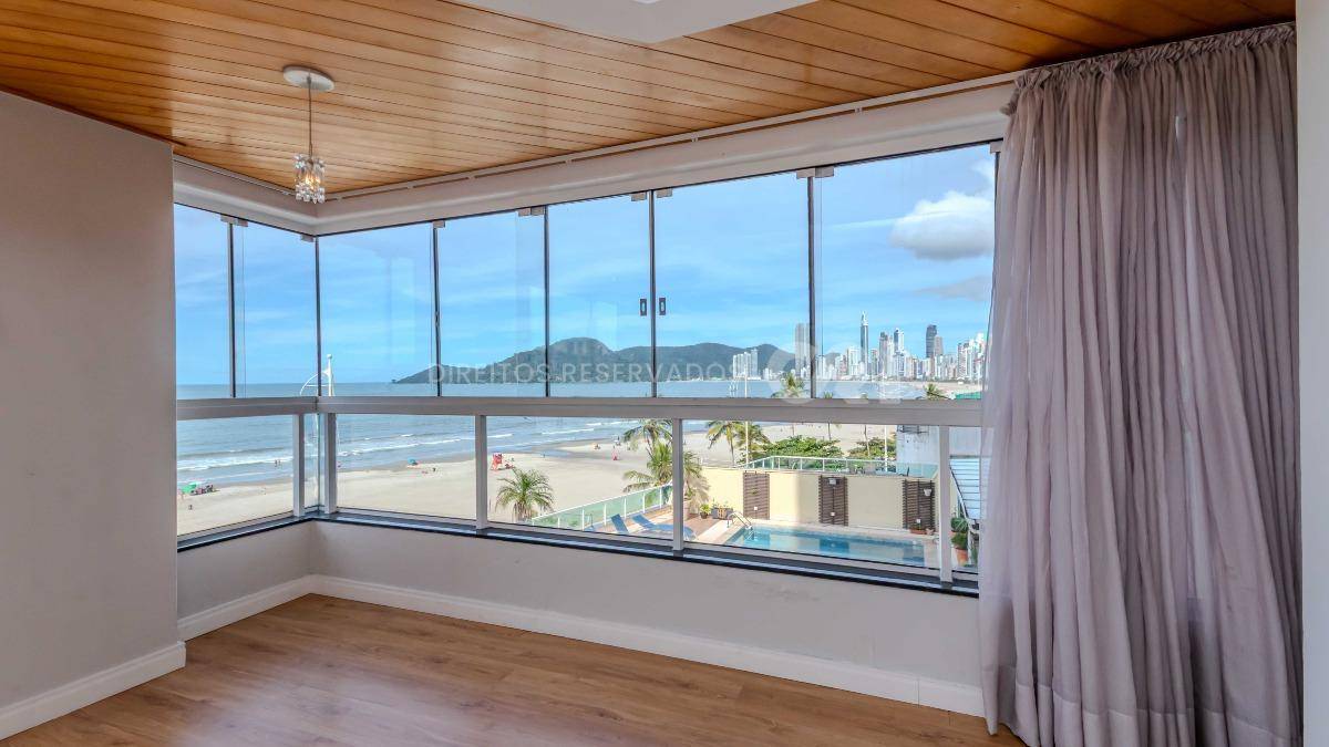Apartamento com 3 suítes no Edifício Comendador Pietro Zanella Centro Balneário Camboriú