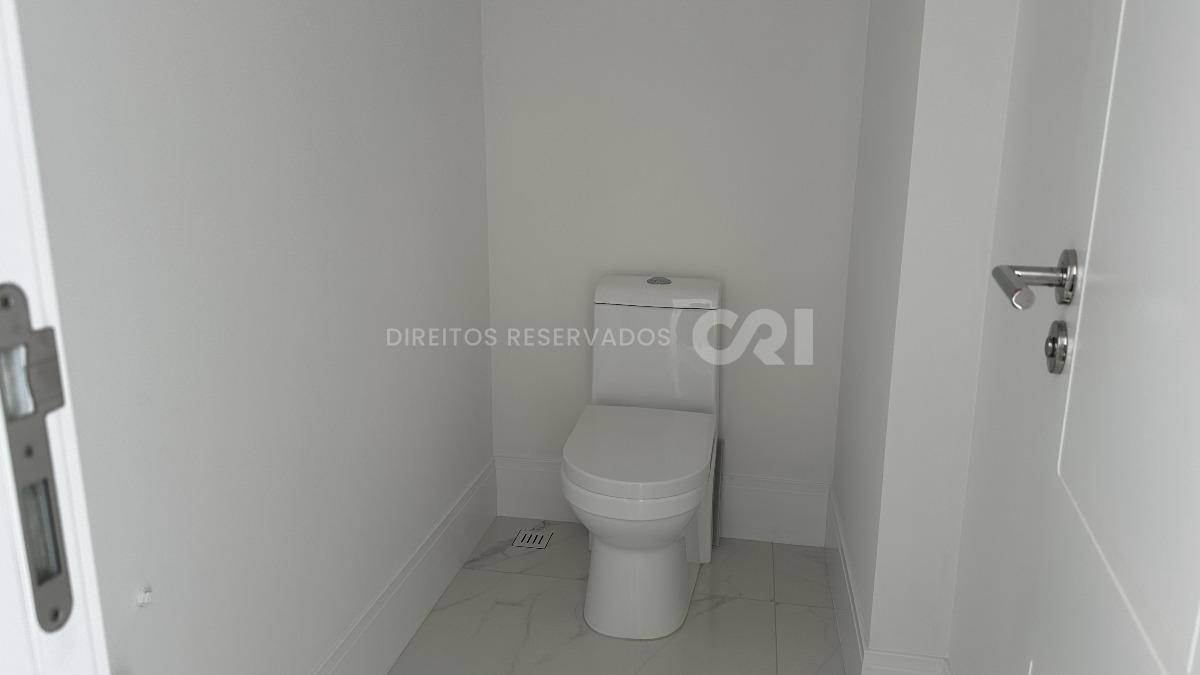Apartamento Penthouse com 4 suítes no Noah Residence na Meia Praia em Itapema