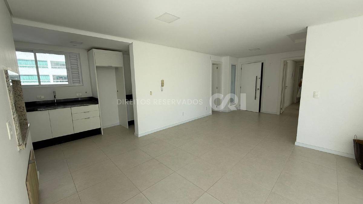 Apartamento com 3 suítes no Edifício Costa Blanca no Centro em Balneário Camboriú