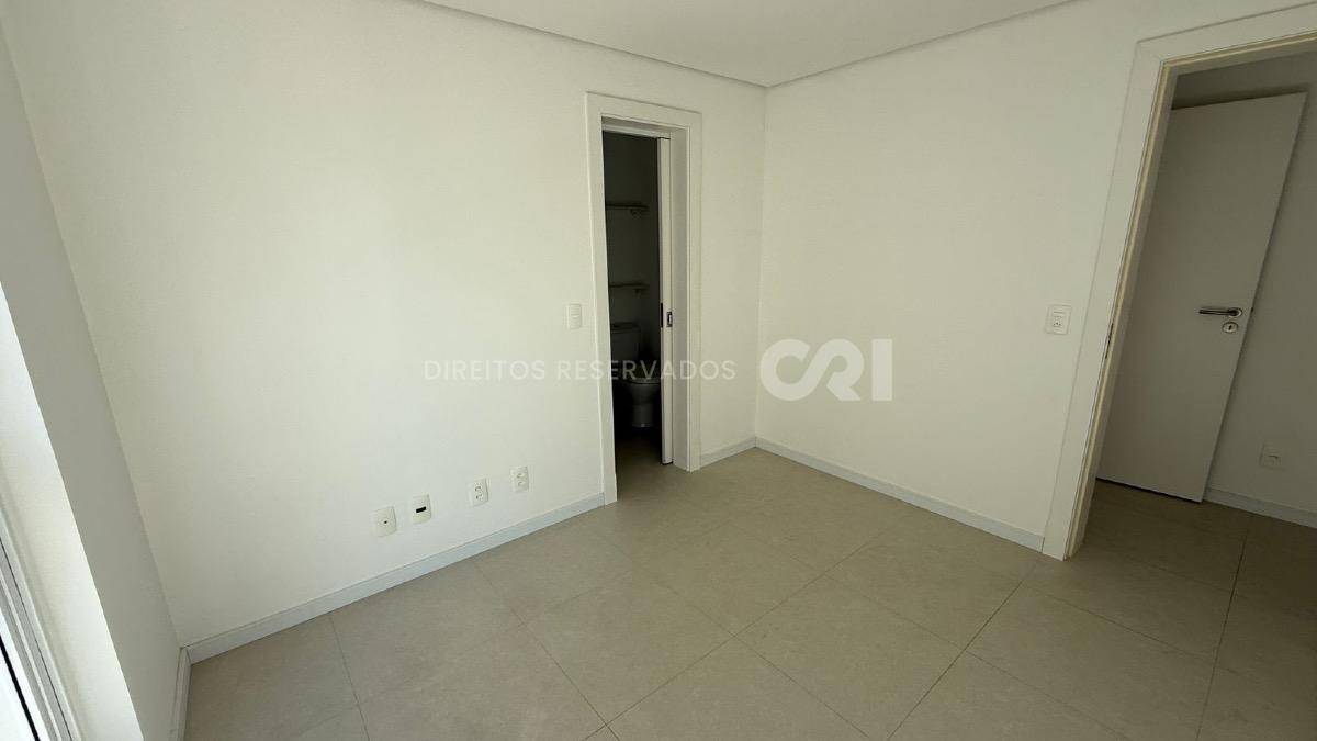 Apartamento com 3 suítes no Edifício Costa Blanca no Centro em Balneário Camboriú