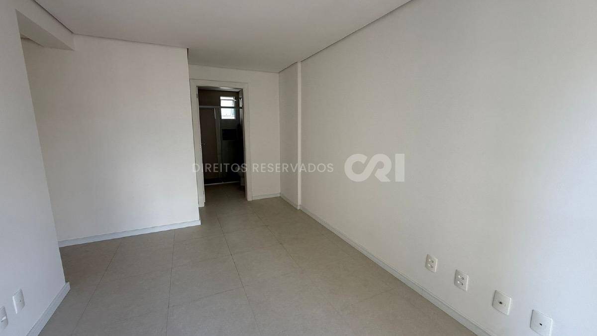 Apartamento com 3 suítes no Edifício Costa Blanca no Centro em Balneário Camboriú