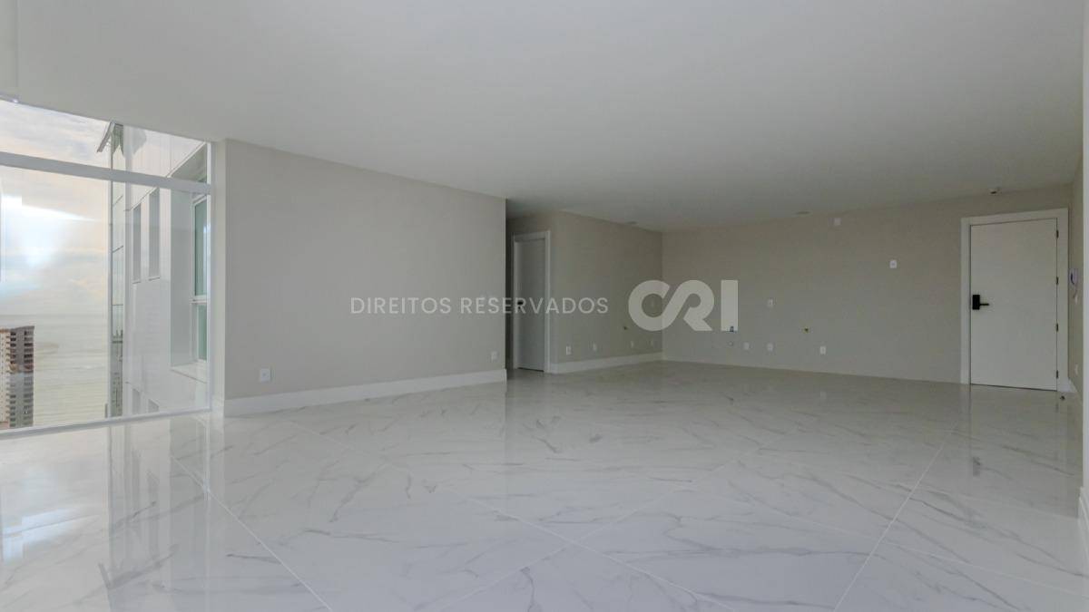 Apartamento com 3 suítes no Horizon Residence no Centro de Balneário Camboriú