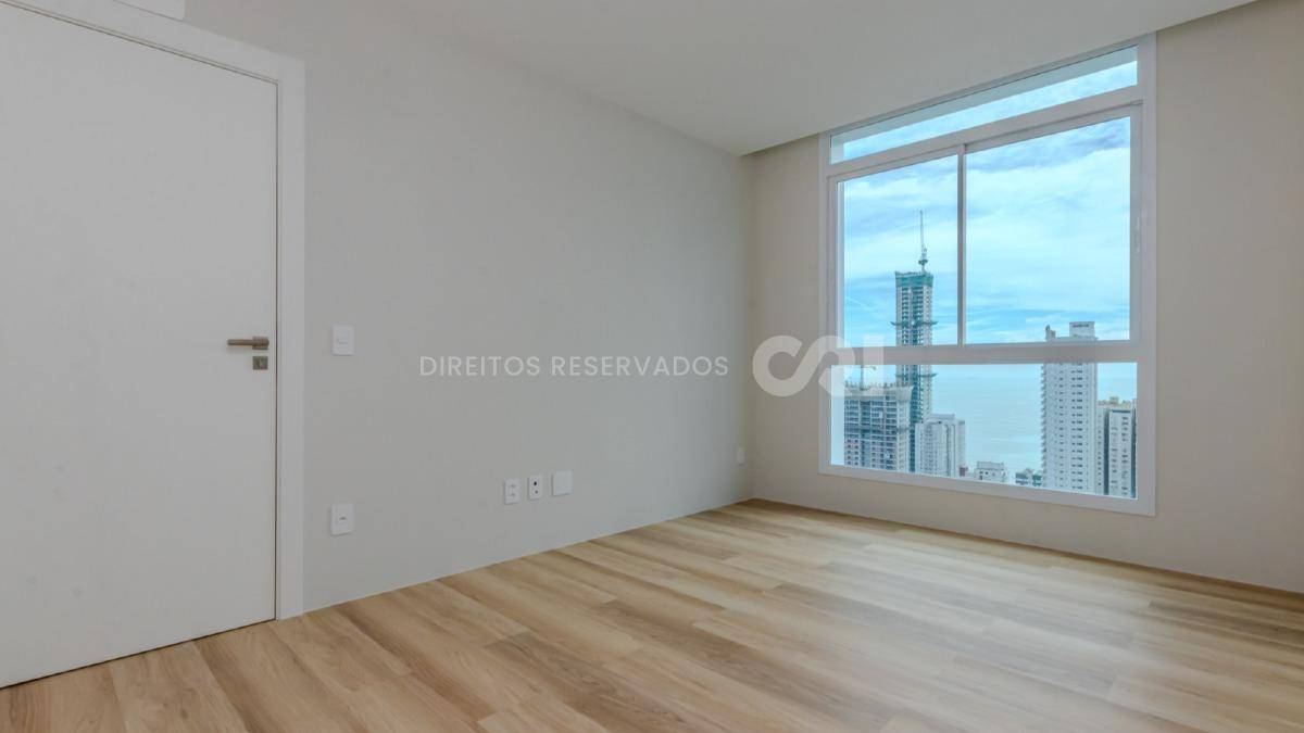 Apartamento com 3 suítes no Horizon Residence no Centro de Balneário Camboriú