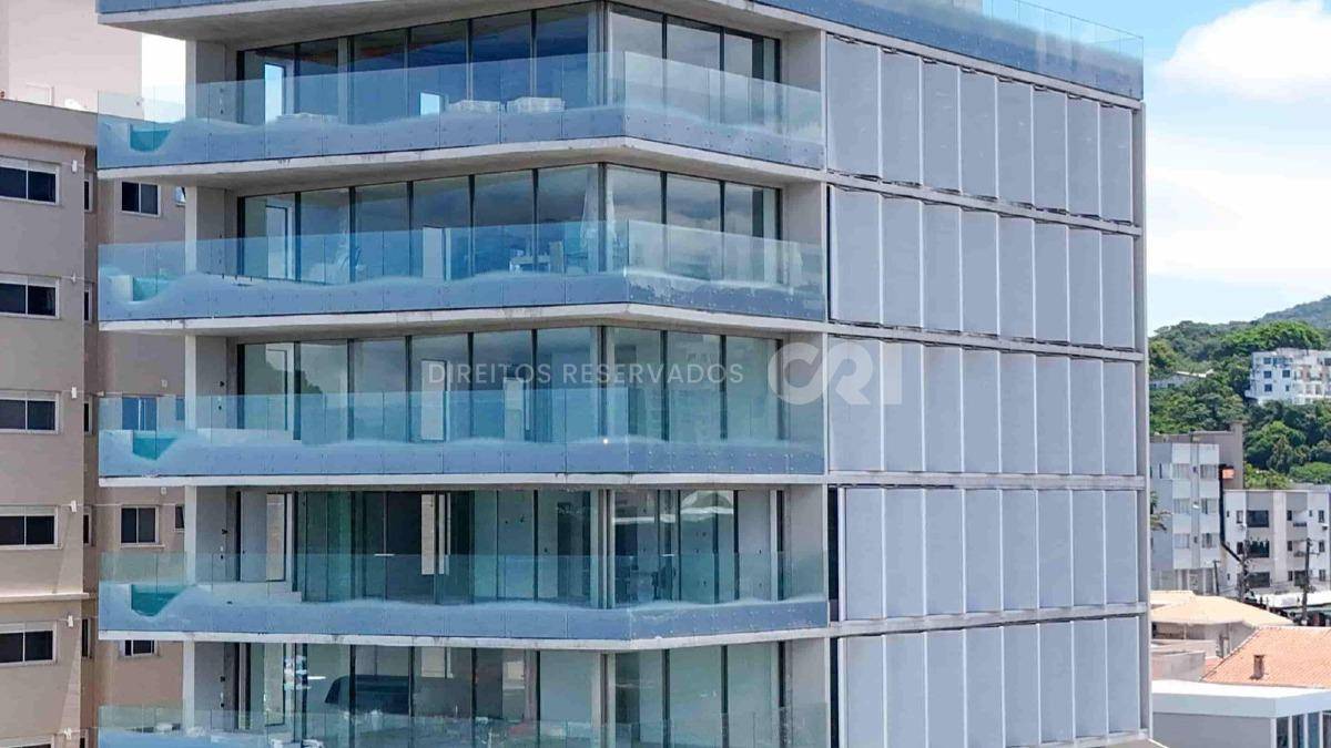 Apartamento no Edifício Bravo com 04 suítes na Praia Brava em Itajaí