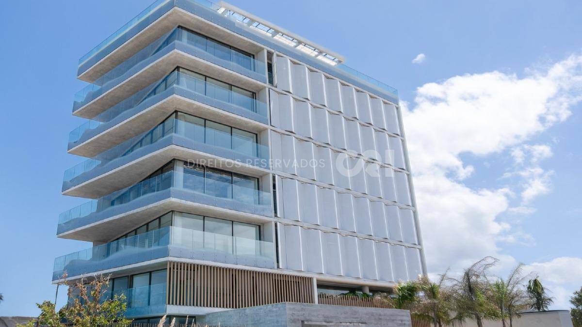 Apartamento no Edifício Bravo com 04 suítes na Praia Brava em Itajaí
