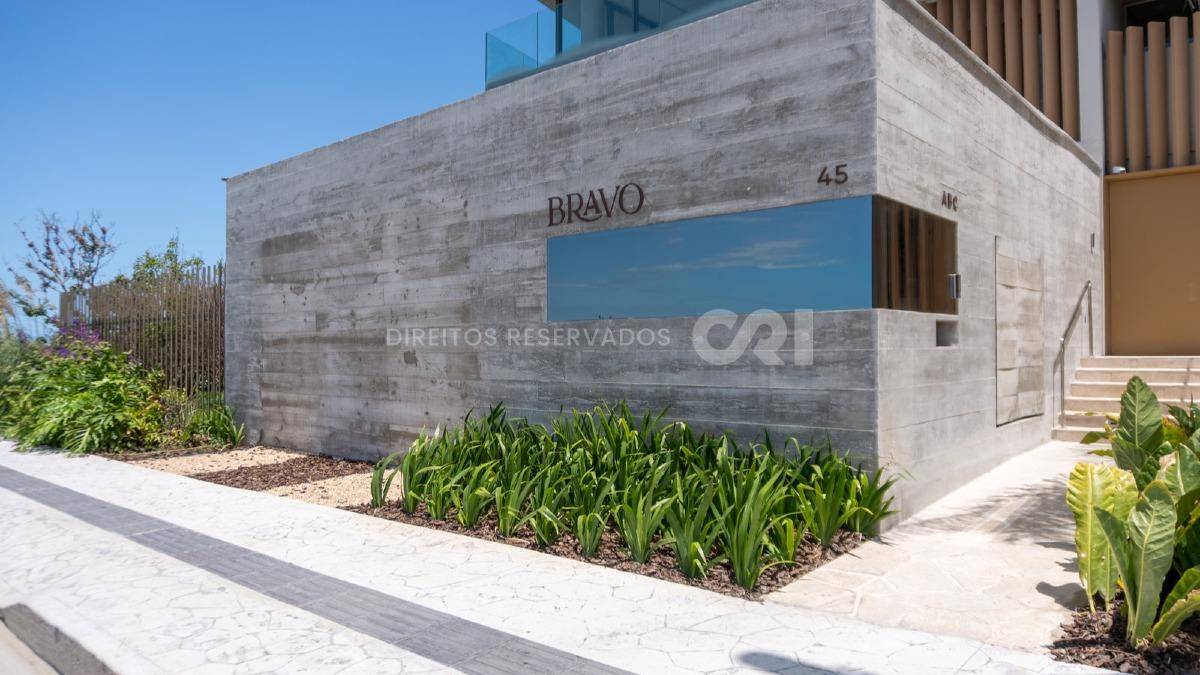 Apartamento no Edifício Bravo com 04 suítes na Praia Brava em Itajaí