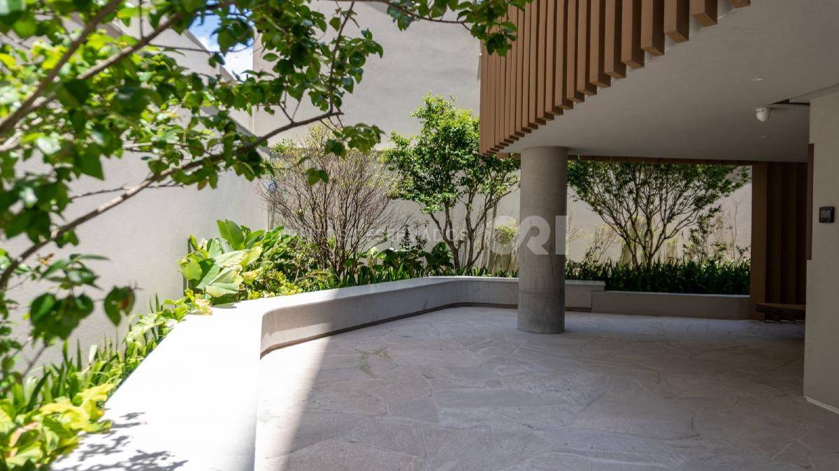 Apartamento no Edifício Bravo com 04 suítes na Praia Brava em Itajaí