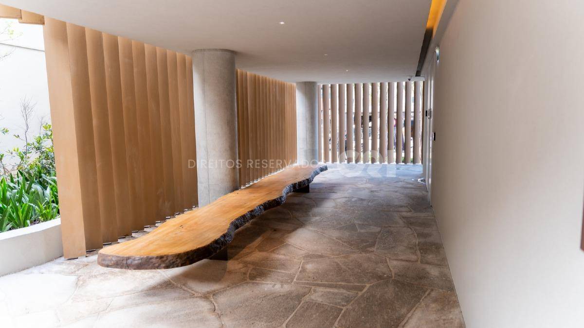 Apartamento no Edifício Bravo com 04 suítes na Praia Brava em Itajaí