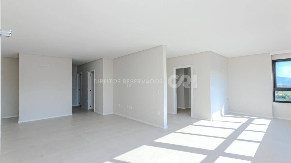 Apartamento com 3 suítes no edifício La Joie na Meia Praia em Itapema