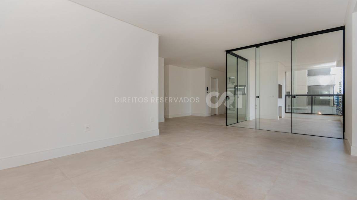 COPA: Apartamento com 3 suítes no Fiori del Mare Residenziale na Meia Praia em Itapema