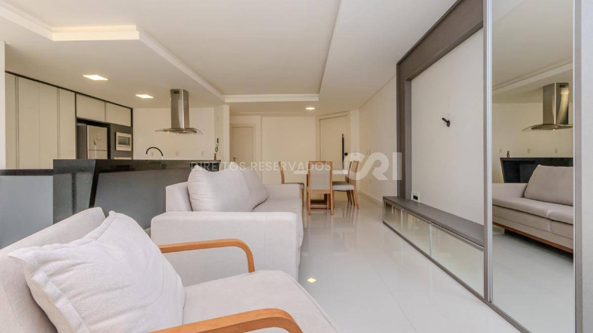 Apartamento com 4 suítes no Dubai Tower na Meia Praia em Itapema