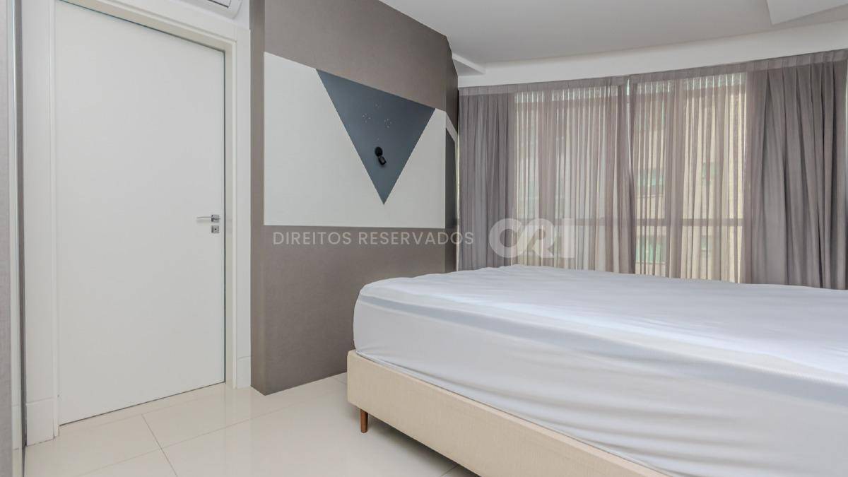 Apartamento com 4 suítes no Dubai Tower na Meia Praia em Itapema