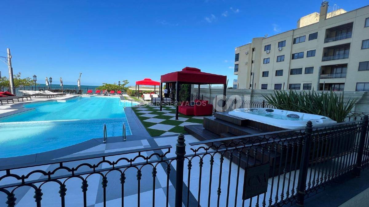 Apartamento com 4 suítes no Cartier Residence na Meia Praia em Itapema